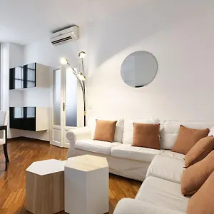 Charming San Babila Apt. Apartment Mailand